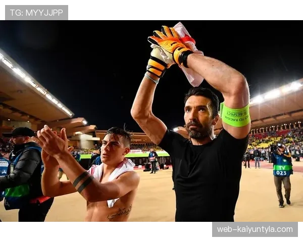 37岁布冯关键战首发，如何主导防线出球体系？