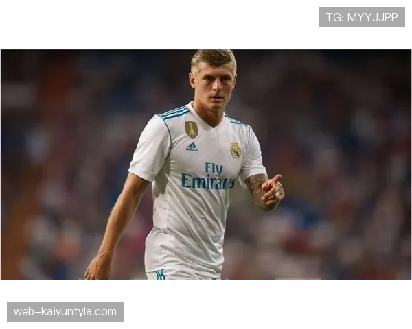 厄德高与克罗斯传控风格对比：梳理型组织者与节奏主导者的中场逻辑差异